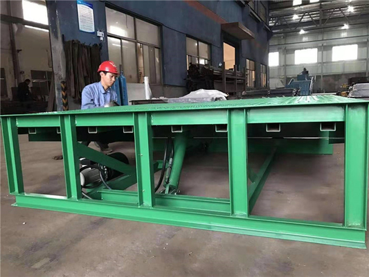 6 Ton Hydraulic Loading Dock Truck Dock Leveler Fast Efficiency For Handling Equipment Loading And Unloading