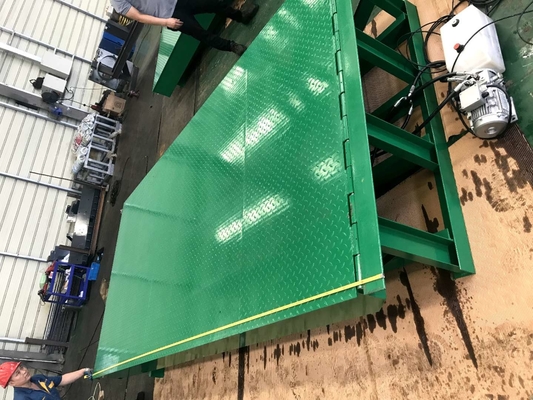 Telescopic Lip Dock Leveler Hydraulic Loading Dock Leveler For Thermal Insulation Factory Warehouse