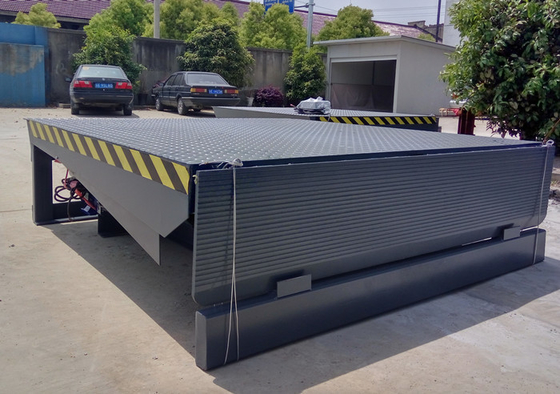 2000*3000MM Electric Dock Leveler, Forklift Working Platform, Container Dock Leveller For Warehouse