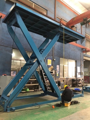 Loading Bay Lifts, Hydraulic Truck Dock Scissor Lift Table Size 2000*4000mm Efficient Movement For Fork Lift