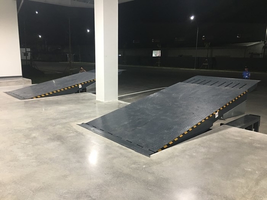Retractable Lip 1000mm,8T Telescopic Dock Leveler.
