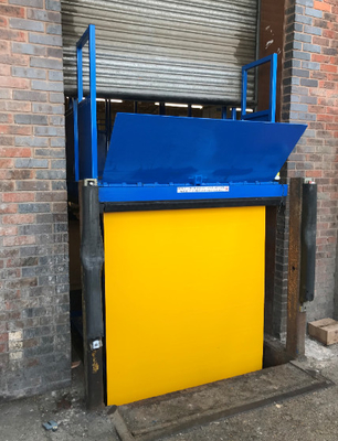 Hydraulic Electric Scissor Lifting Structure With Checkered Sheet For Wharehouse Loading And Unloading
